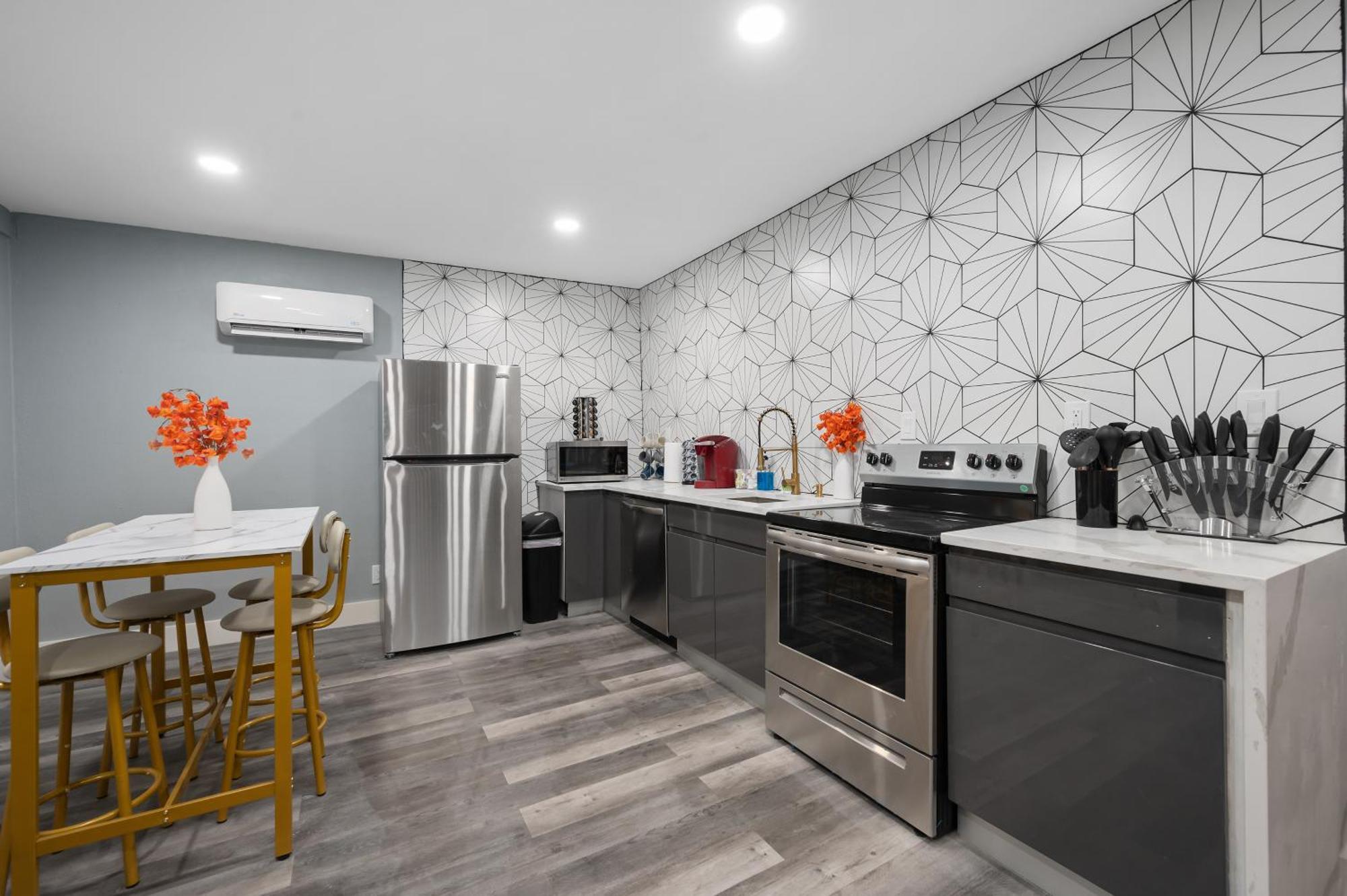 Elegant 2Br Apt Near Med Center With Free Park Houston Bagian luar foto